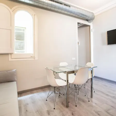 51par1011 In Parallel Apartment Barcelona