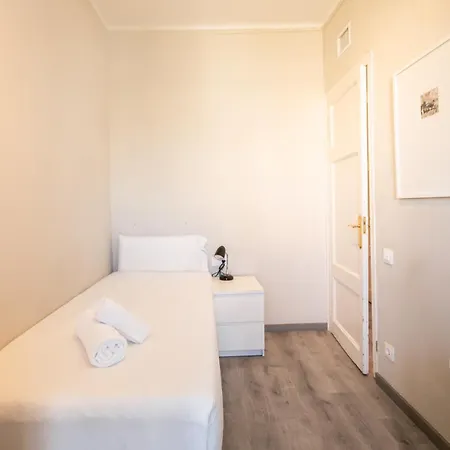 51par1011 In Parallel Apartment Barcelona